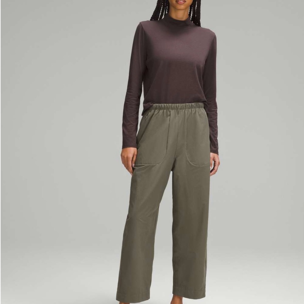 Lululemon Mid-Rise Barrel Leg Pants - Size 4